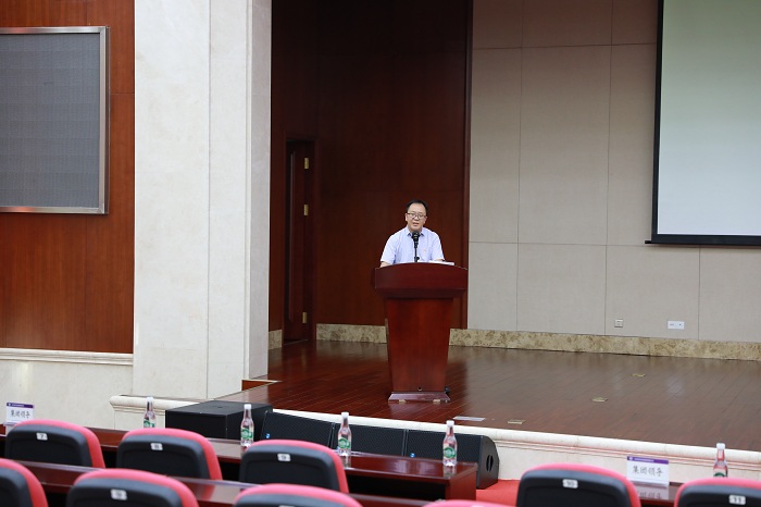 ?集團(tuán)組織觀看警示片《反腐槍聲》和《斬?cái)嗌煜驀?guó)企的黑手》