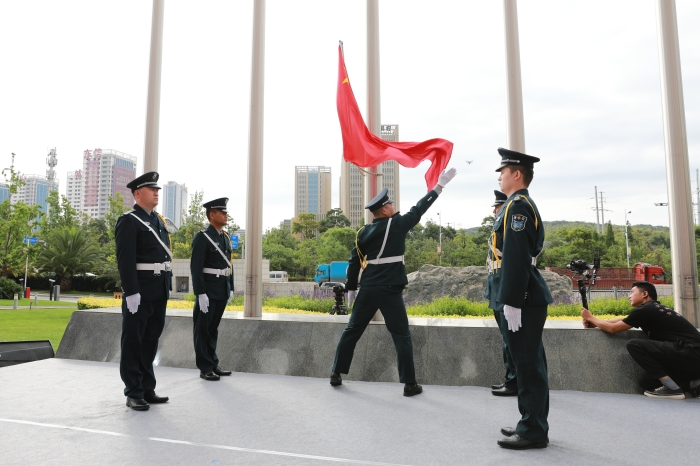 集團舉辦“我愛祖國 同唱國歌”千人合唱活動