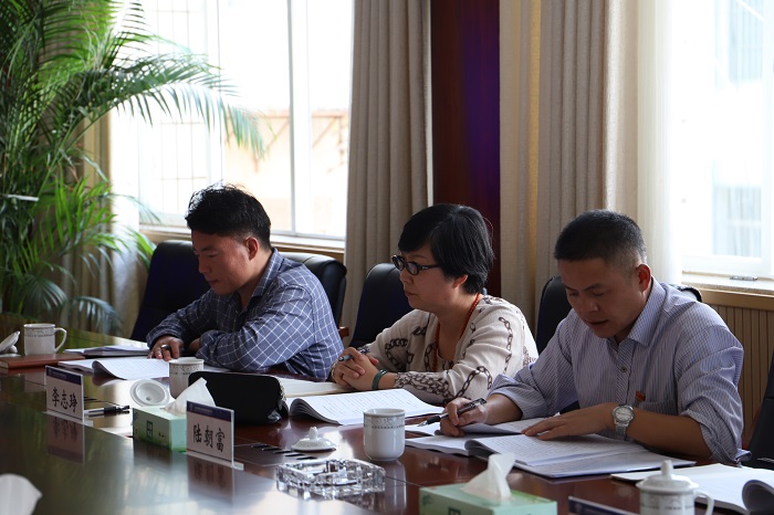 李志琤出席并指導十二公司主題教育專題民主生活會