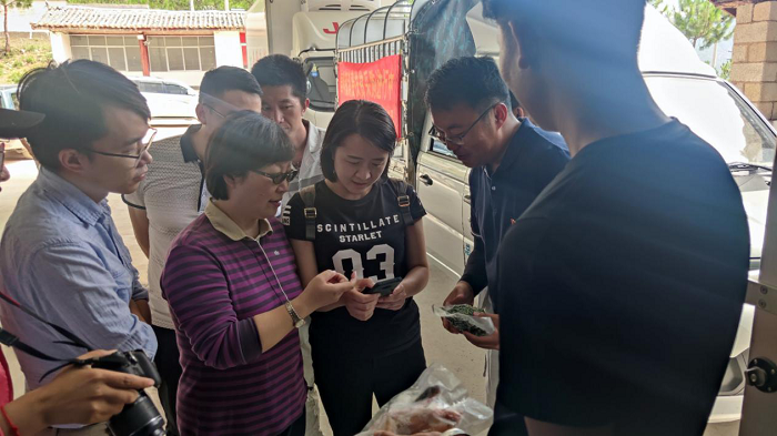 李志琤到玉龍縣奉科鎮(zhèn)調(diào)研脫貧攻堅(jiān)工作