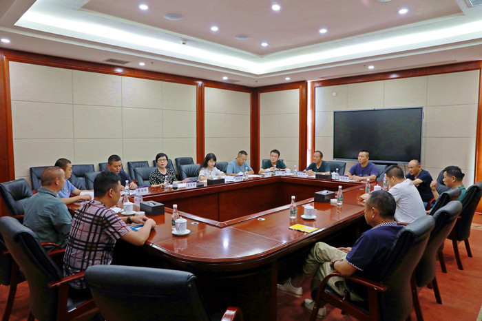 李志琤以普通黨員身份參加所在支部黨小組黨史學(xué)習(xí)教育專題組織生活會(huì)