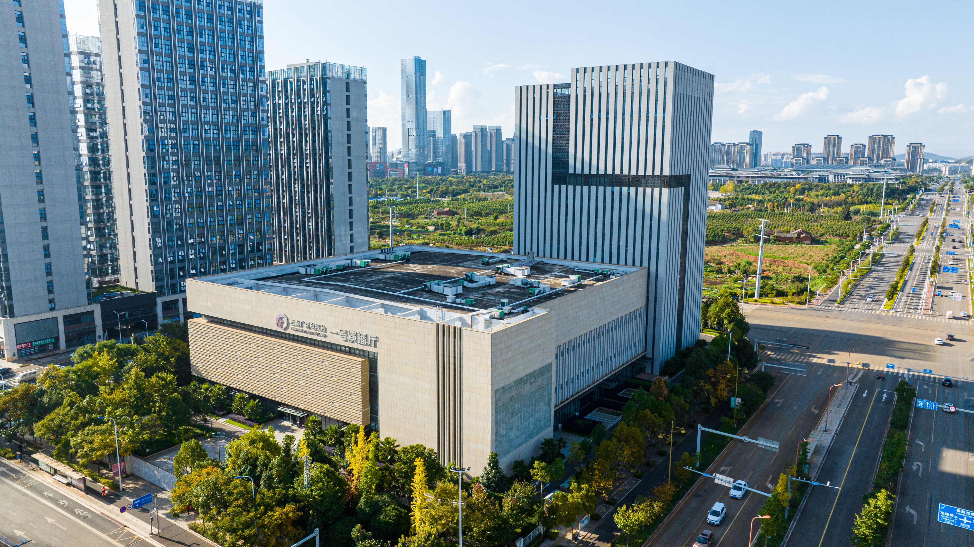 云南省少數民族語言節目譯制中心（含演播廳）項目建設工程安裝工程