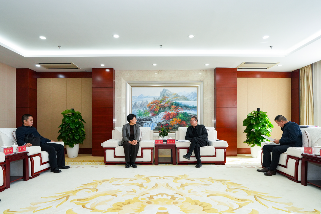 集團與新疆交投集團交流座談