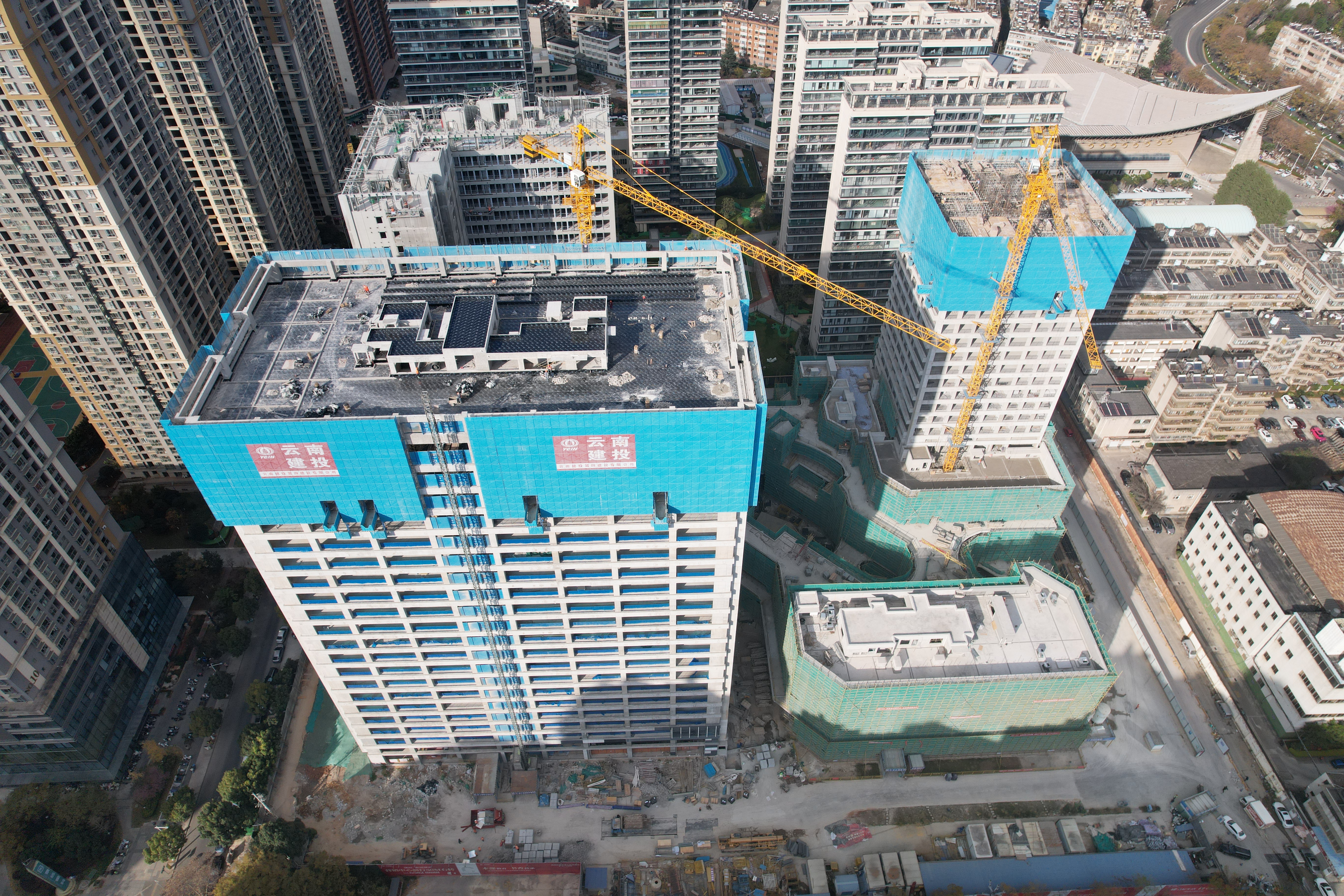 春城華府A1地塊項(xiàng)目主體結(jié)構(gòu)全面封頂